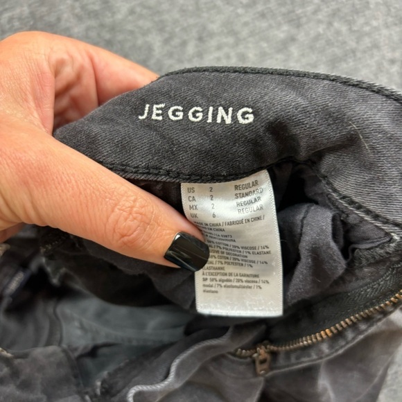 AMERICAN EAGLE Women’s Black AEO Denim Super Stretch Jeggings distressed… - Picture 7 of 9